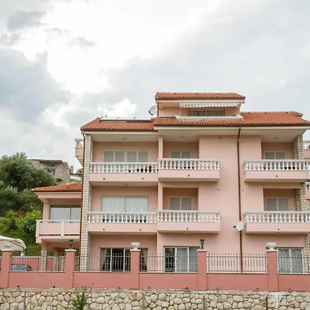 Gostinjska kuća Anggela Rab Town