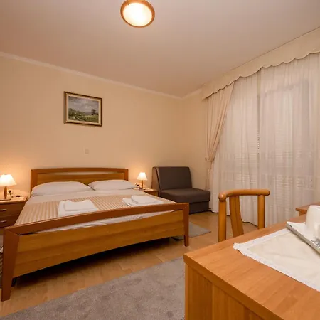 Gostinjska kuća Anggela 3*