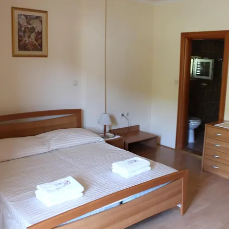 Anggela Gostinjska kuća 3*