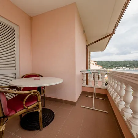 Anggela Gostinjska kuća 3*